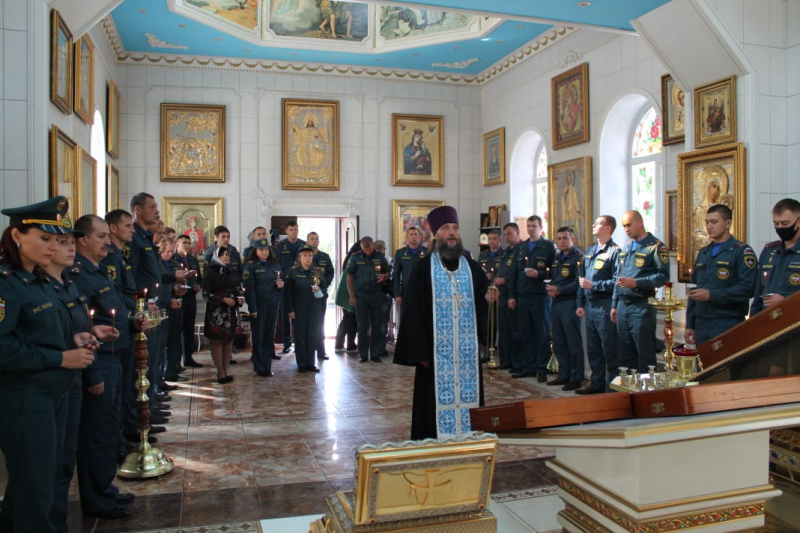 В Бийской епархии молитвенно почтили память трагически погибшего в ходе учений Министра МЧС Генерал армии Евгения Зиничева